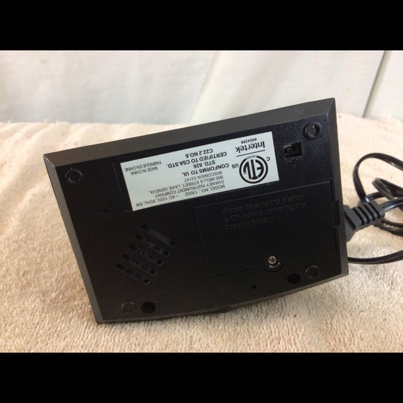 Nice Working ACU RITE Dual Electric/Battery Clock - Picture 6 of 7